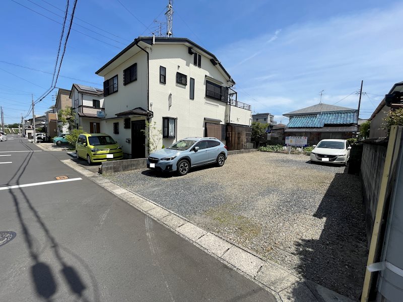 起返西駐車場 駐車場