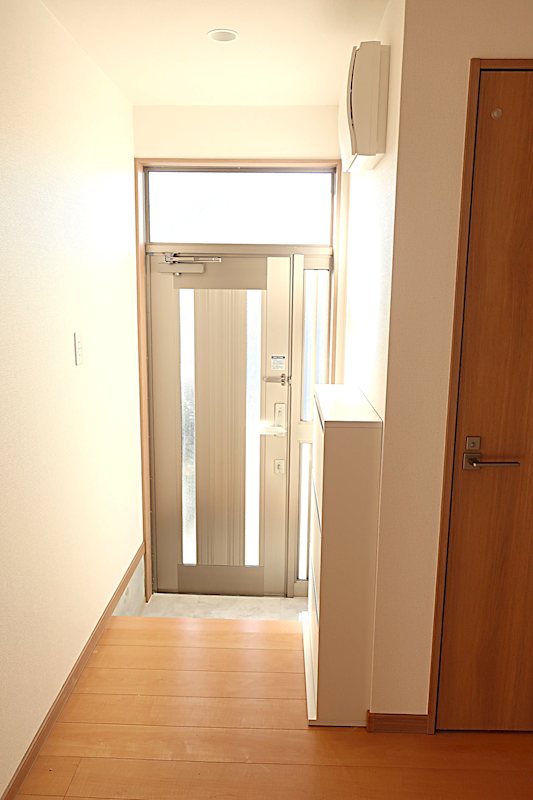 犬井123貸家 玄関