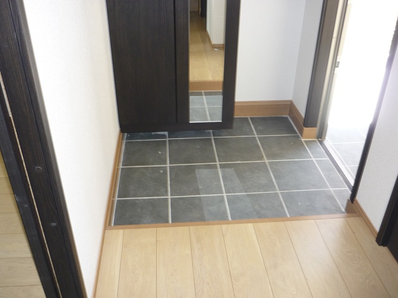 カメリア中町　B棟  玄関
