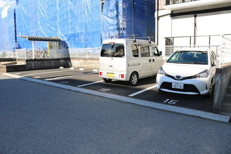 グリーンサニーホームズD 駐車場