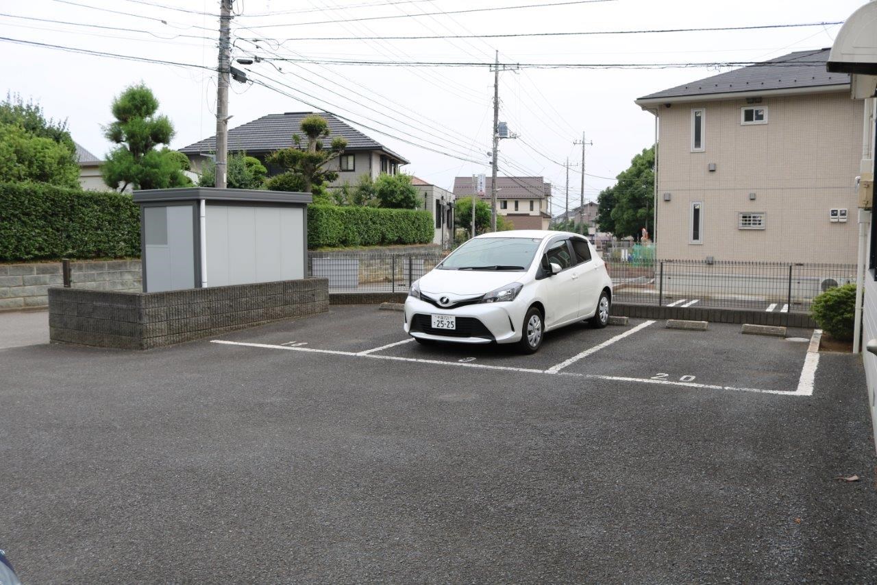 スプリングヴァレイD 駐車場