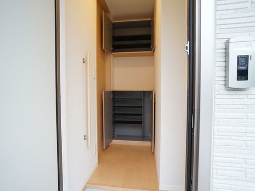 グラツィアおゆみ野 玄関