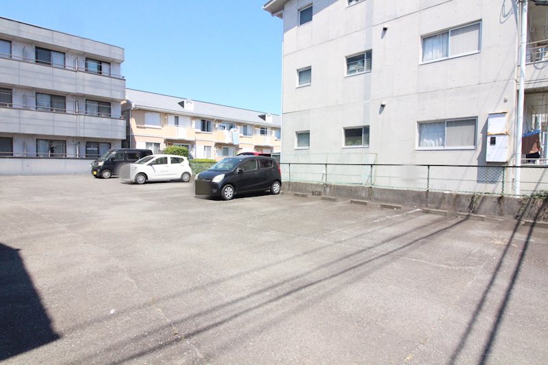 カーサU 駐車場