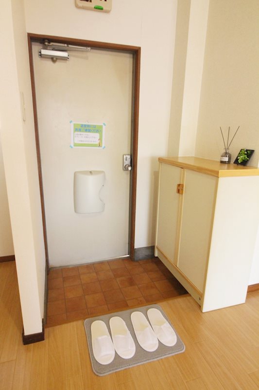 シティハイツ若葉 玄関