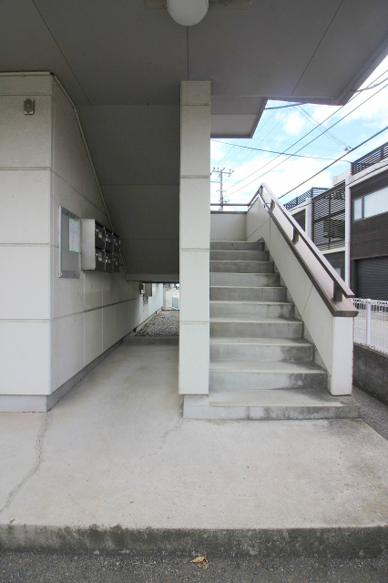 ひばりヶ丘マンションD棟 エントランス