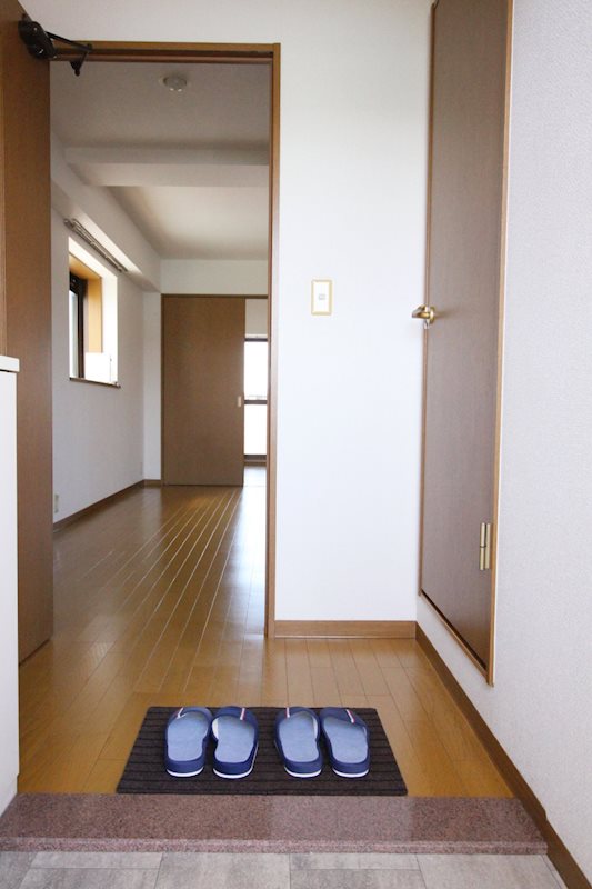 アヴェニール長泉 玄関