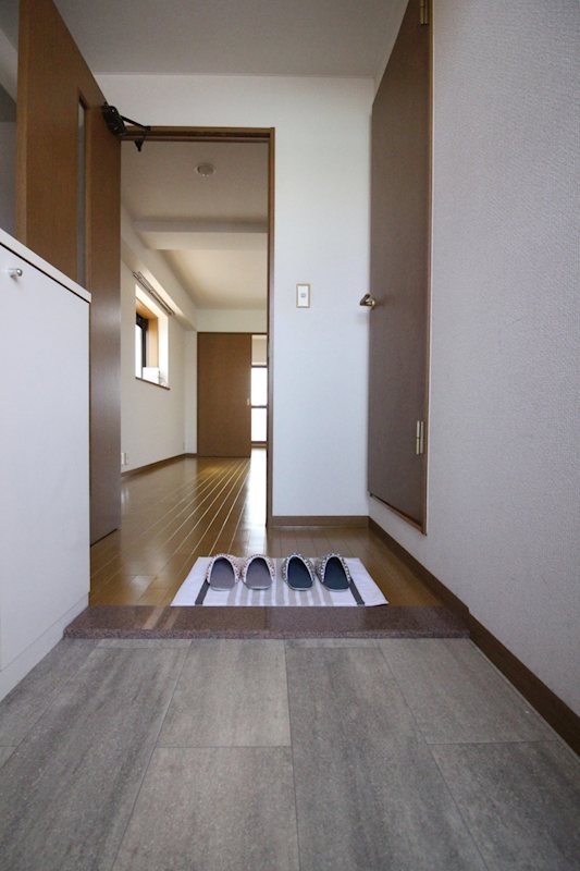 アヴェニール長泉 玄関