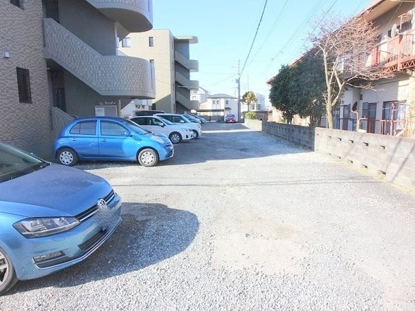 ハイムカイザー 駐車場
