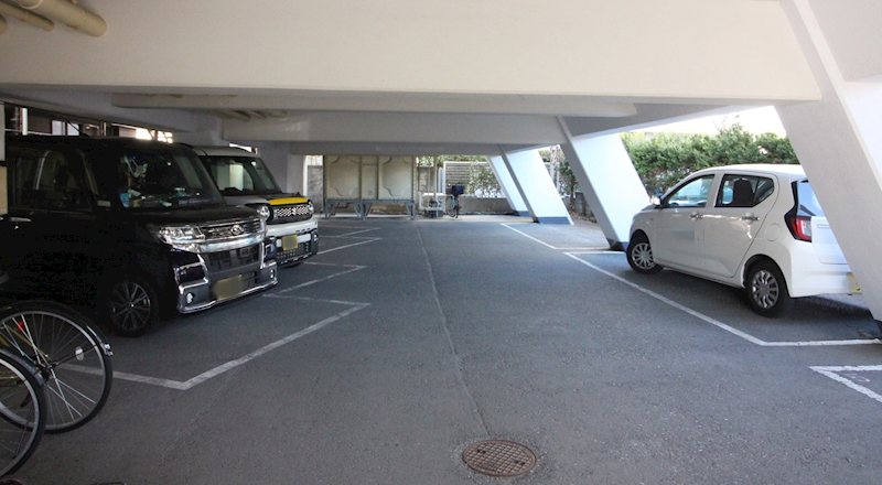 フィネーザ・フォンテ 駐車場