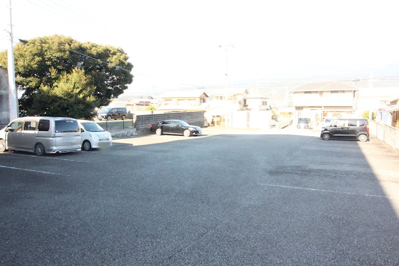 ヴィラコンテッサ原Ⅱ 駐車場