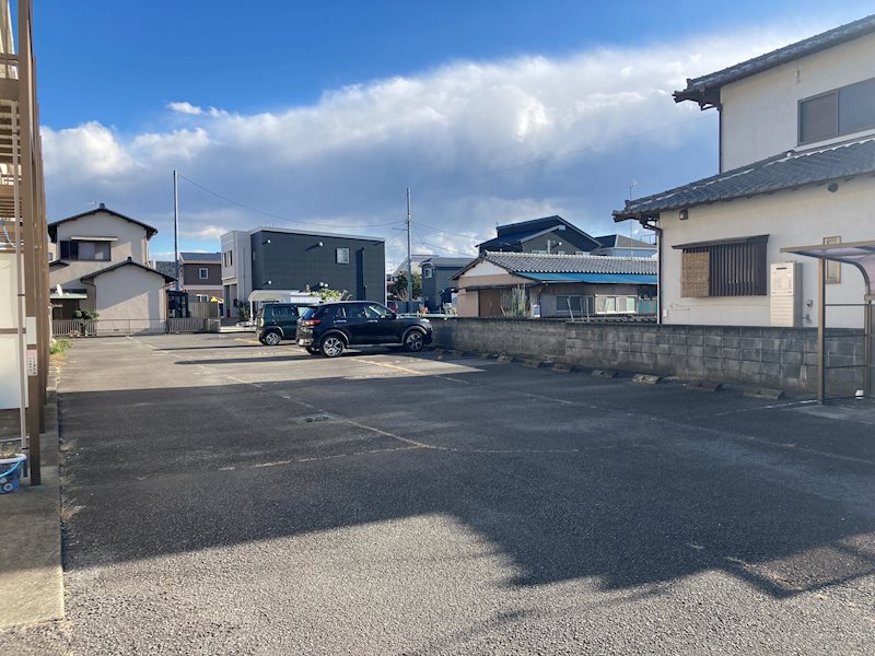 サンハイツ渡辺 駐車場