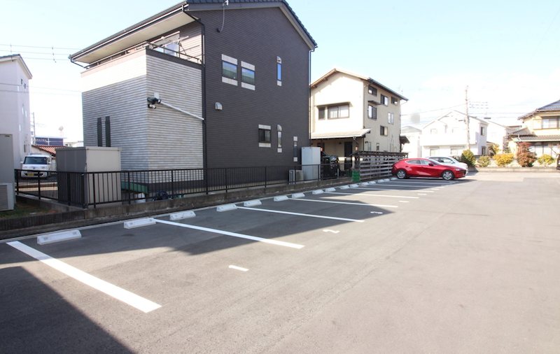 井ノ上ハイツ 駐車場