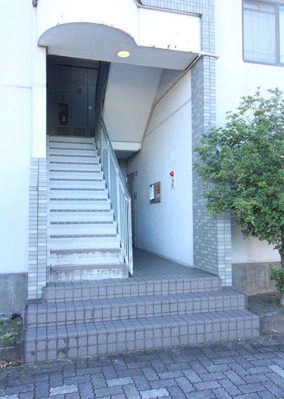 アヴニールドゥモエ エントランス