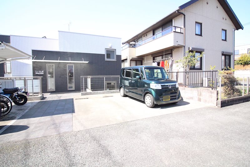 リフィール徳倉 駐車場