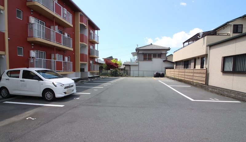 フォルトゥーナ三島 駐車場