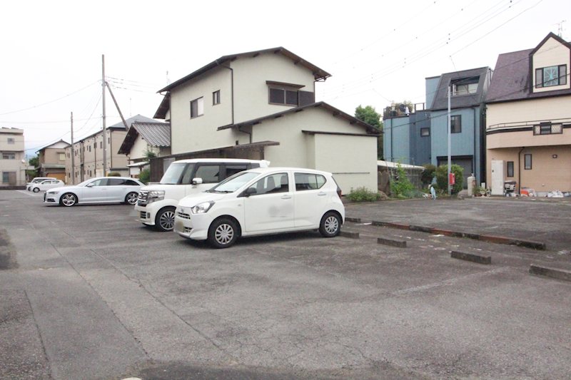 リバーサイド中島B 駐車場