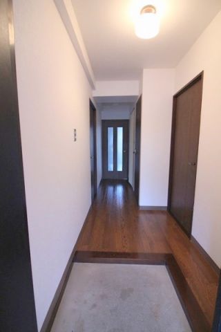 コーポしろかね 玄関