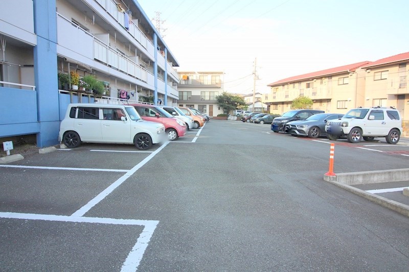 スカイレジデンス 駐車場