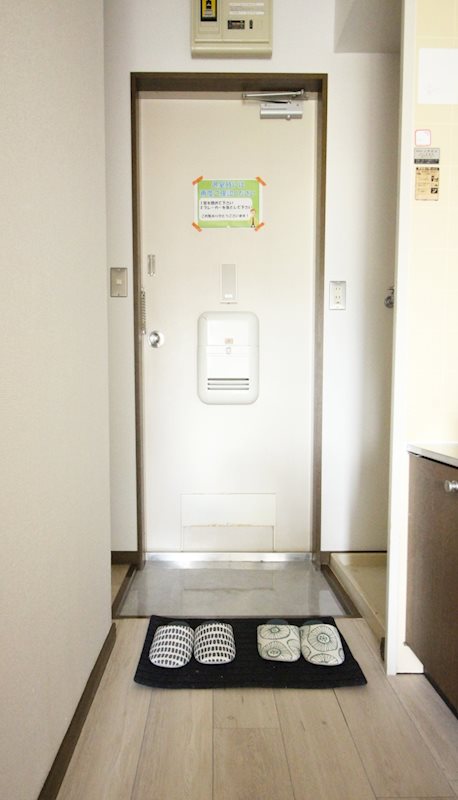 メゾン来光A 玄関