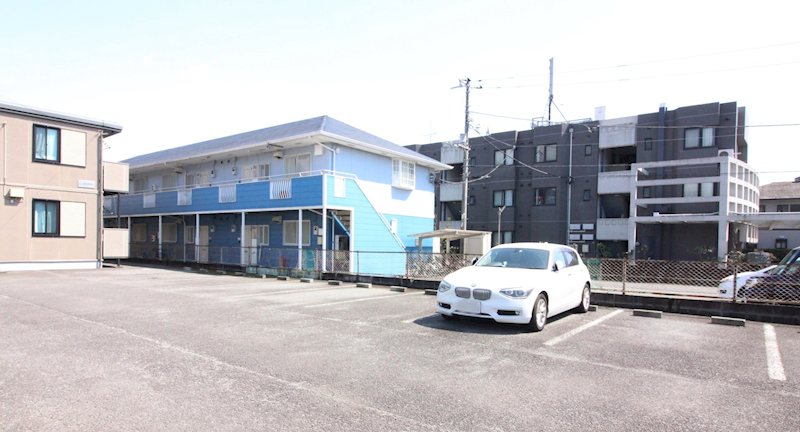 ハイツルミナリー 駐車場