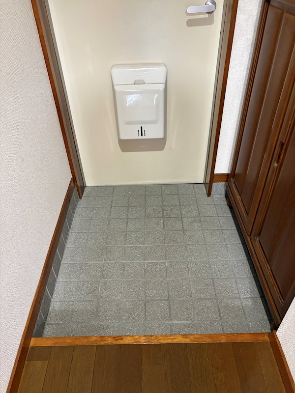 アクアハイム大宮 玄関