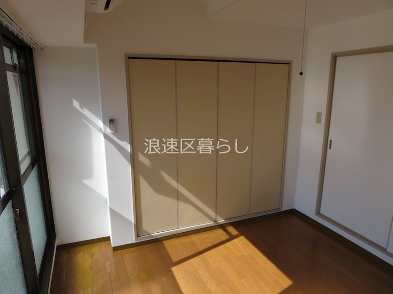 第二生駒ビル ベッドルーム
