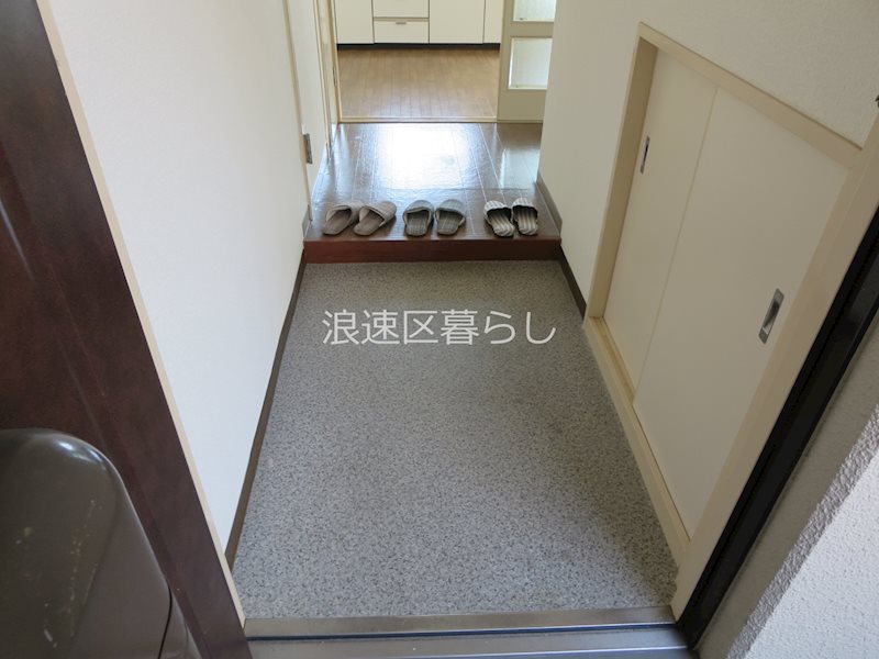 カーサいずみ 玄関