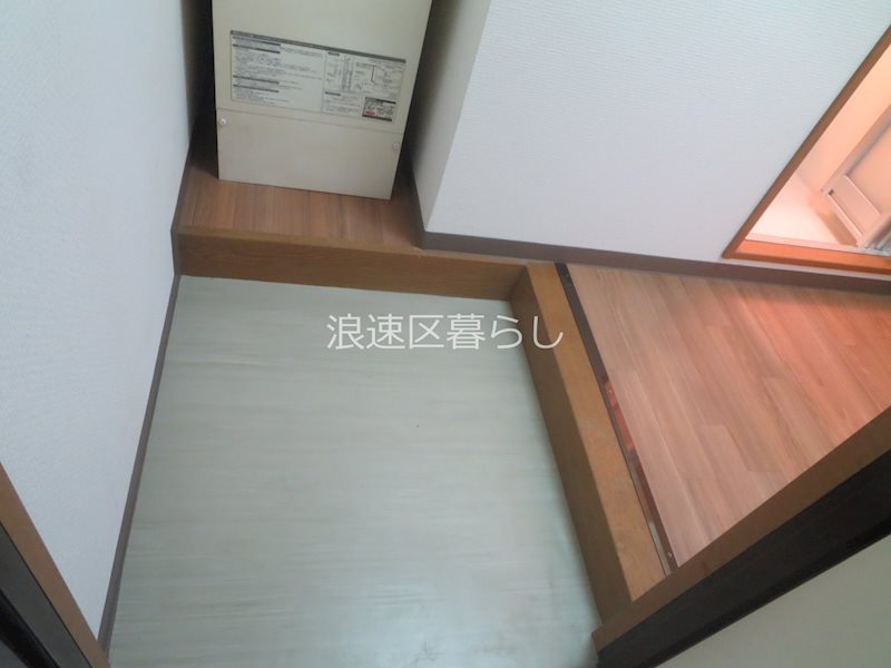 コーポエビス 玄関