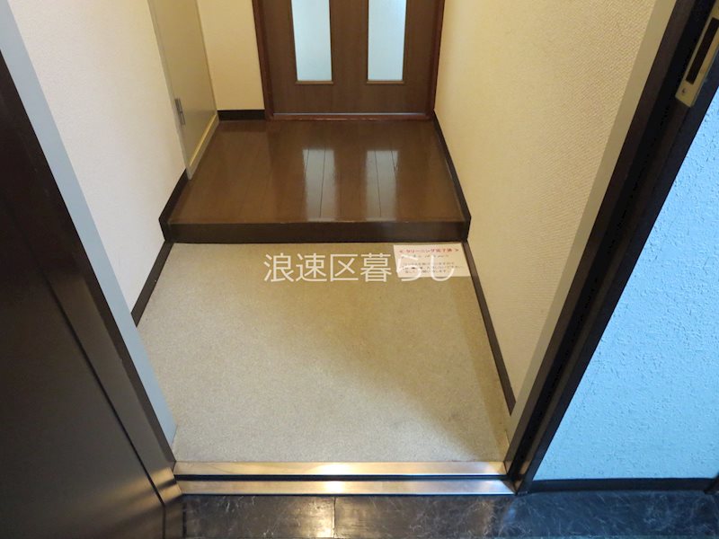 サンシャインサクラ 玄関