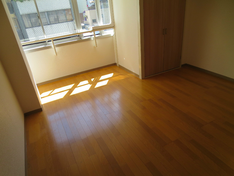 岩伸難波ハイツ ベッドルーム