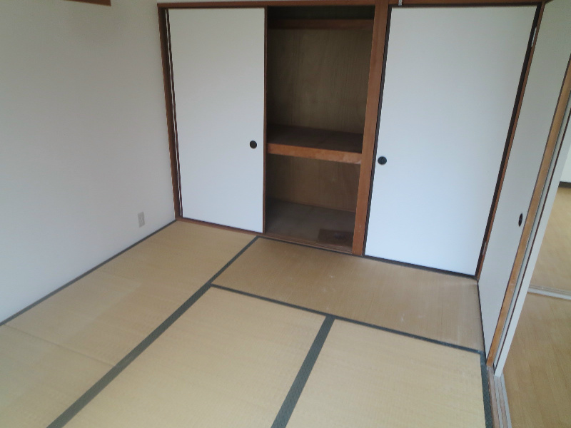 エルフェプラザ 収納