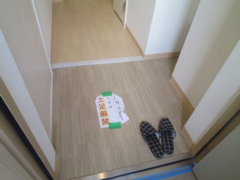 ＣＯＣＯＲＯ－ＷＥＳＴ 玄関