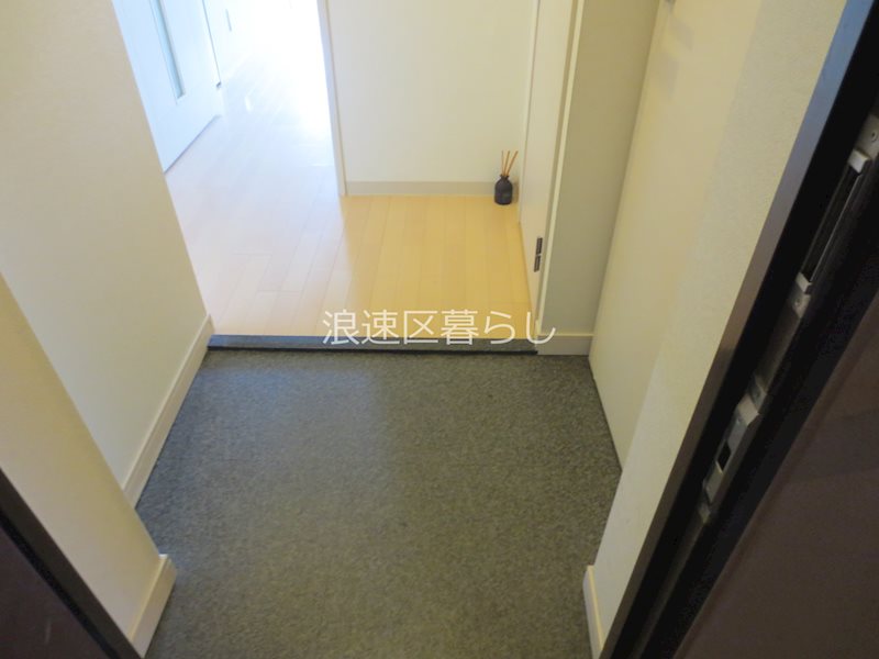 スワンズシティ難波南 玄関