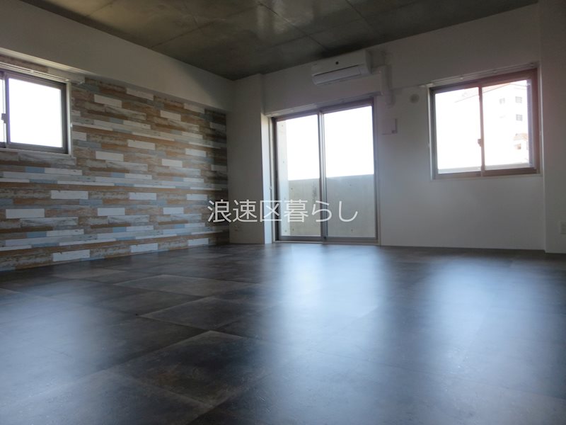 Wolf Pack Apartment その他