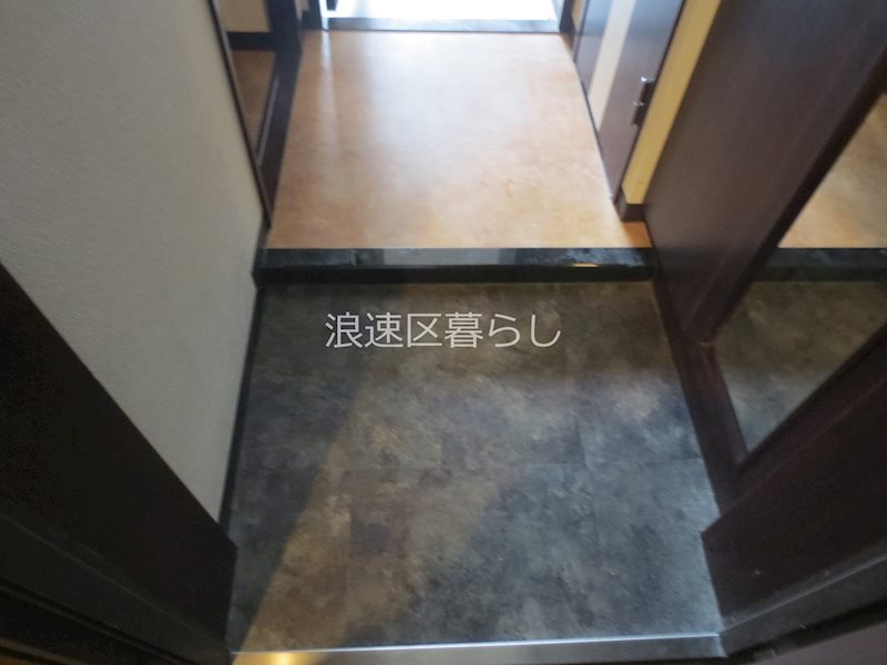 グランシス難波西 玄関