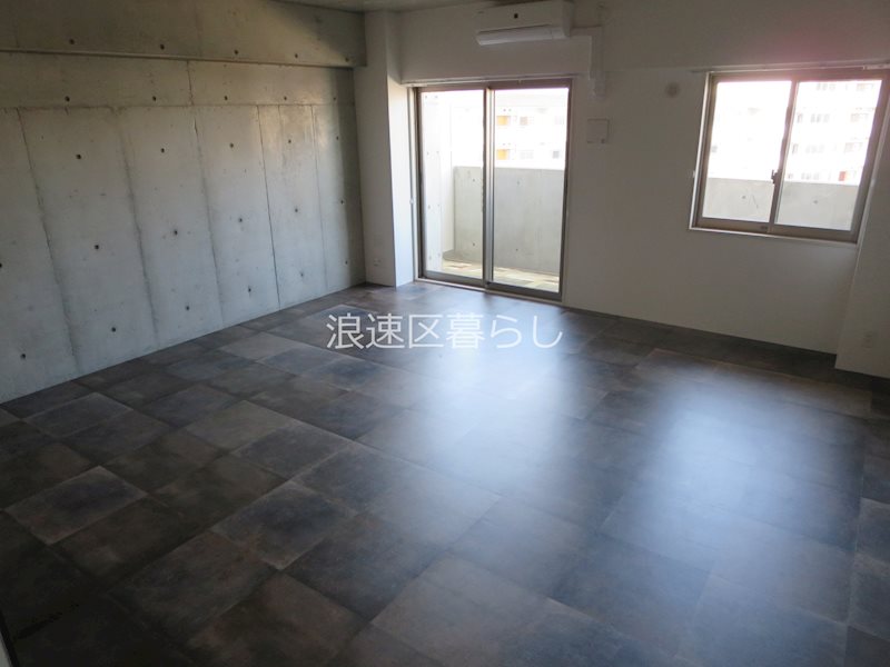 Wolf Pack Apartment その他