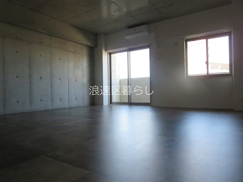 Wolf Pack Apartment その他
