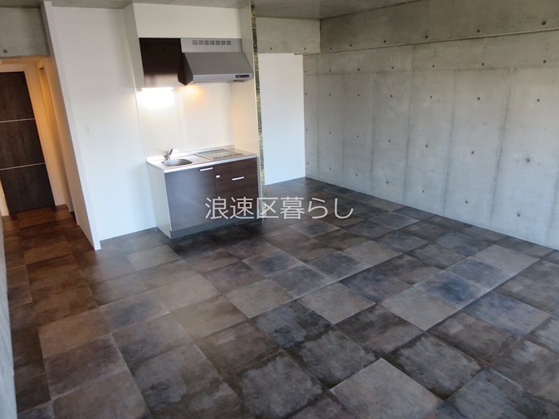 Wolf Pack Apartment その他