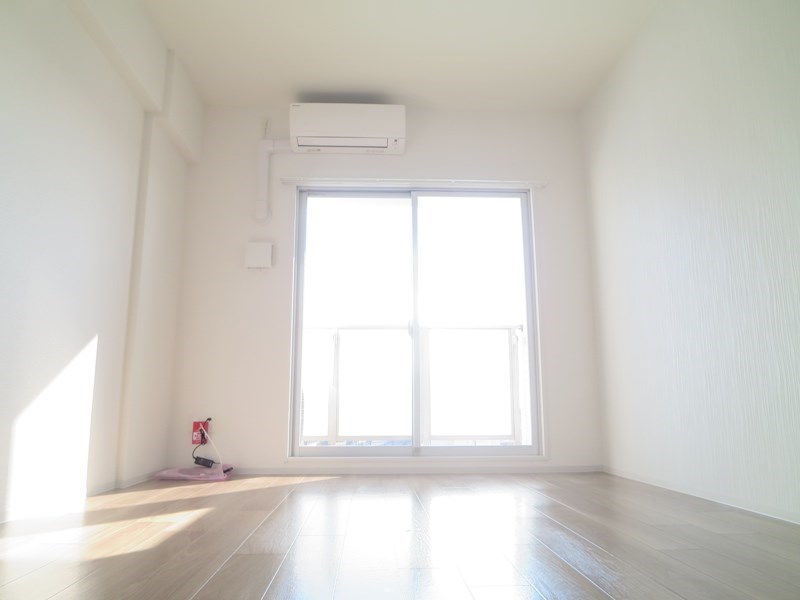 LIVAZ NAMBA AIRY ベッドルーム