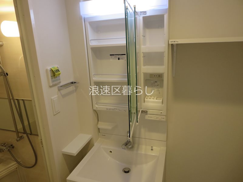 THE  MUSIC  COURT その他