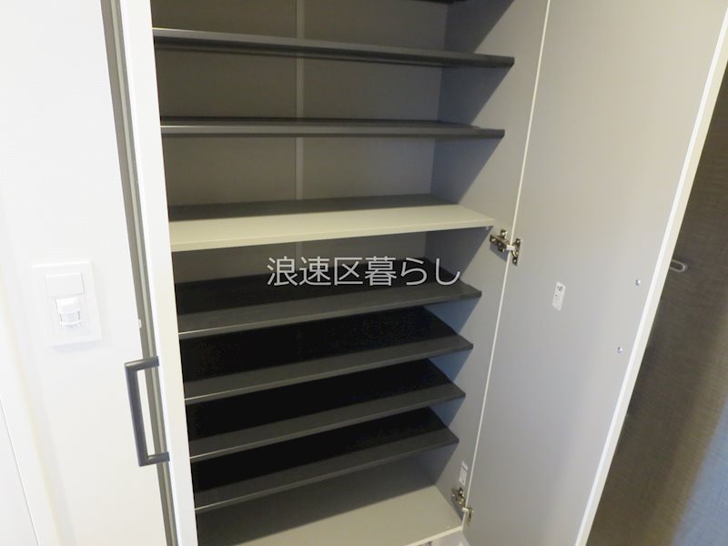 THE  MUSIC  COURT その他