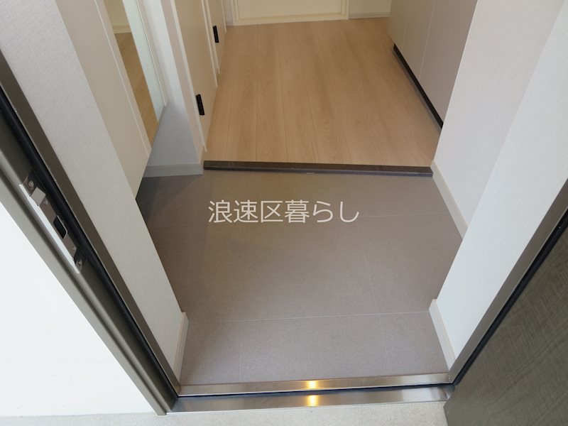 THE  MUSIC  COURT 玄関