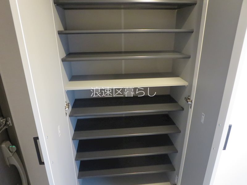 THE  MUSIC  COURT その他