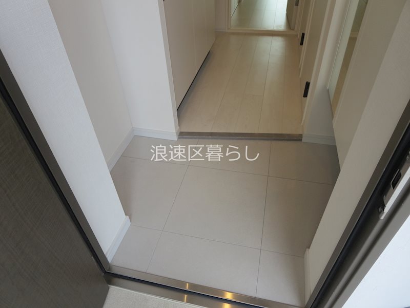 THE  MUSIC  COURT 玄関