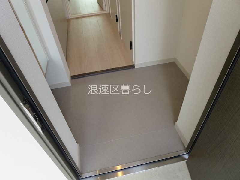 THE  MUSIC  COURT 玄関