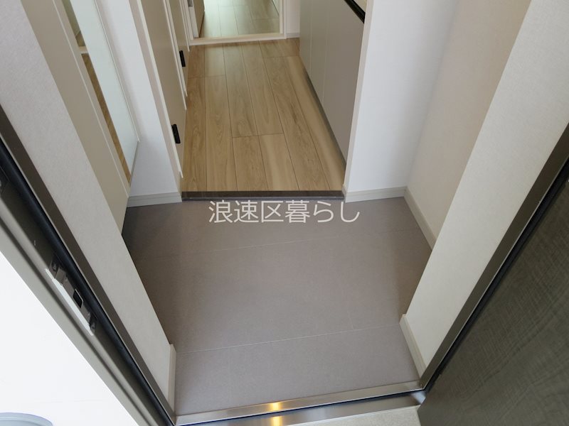 THE  MUSIC  COURT 玄関