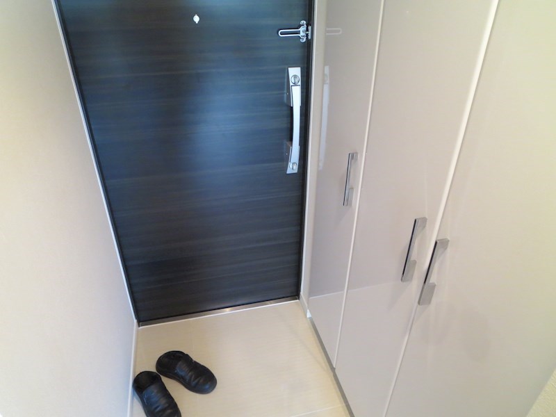 S-RESIDENCE難波Briller 玄関