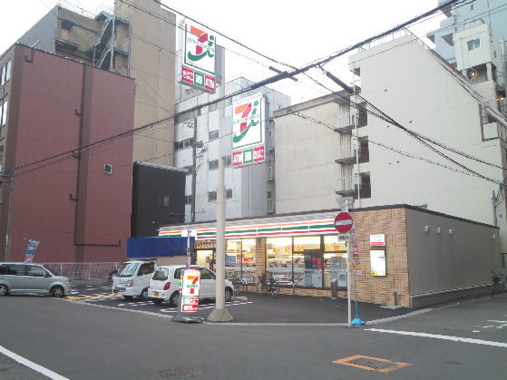 雅苑 コンビニ