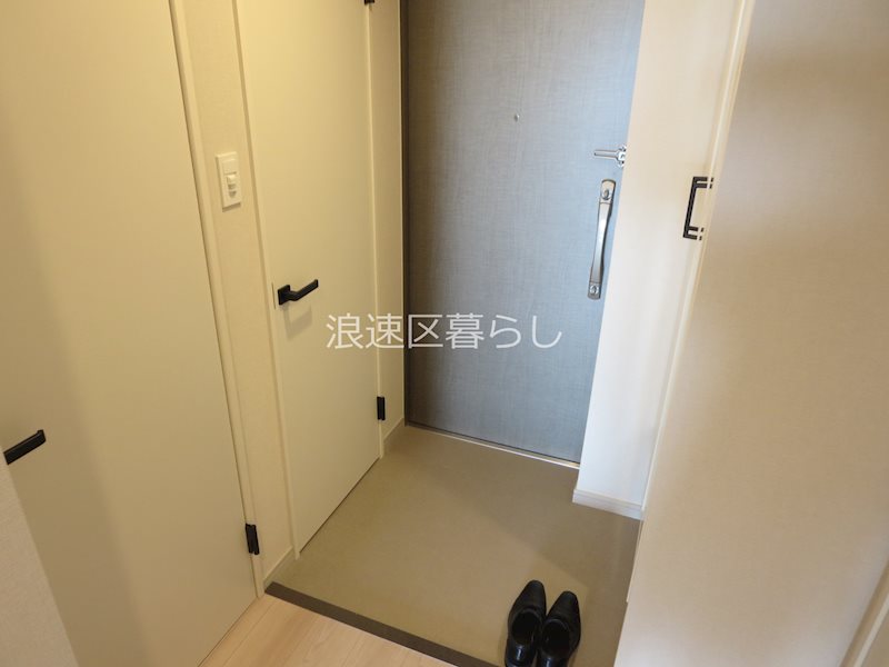 THE  MUSIC  COURT 玄関