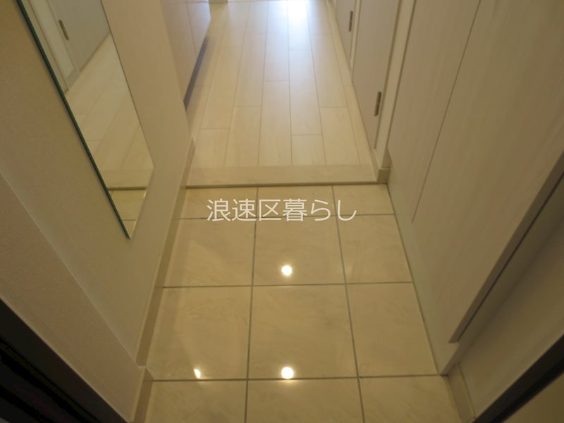 アドバンス難波南ワイズ 玄関